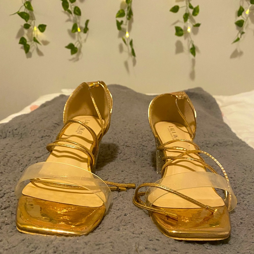 Gold heels - Picture 3 of 5